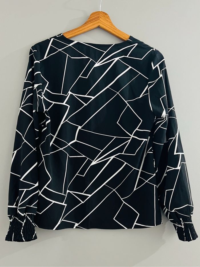 Blouse tunique chemise col V femme Taille 36 Shein noir/blanc - photo numéro 4