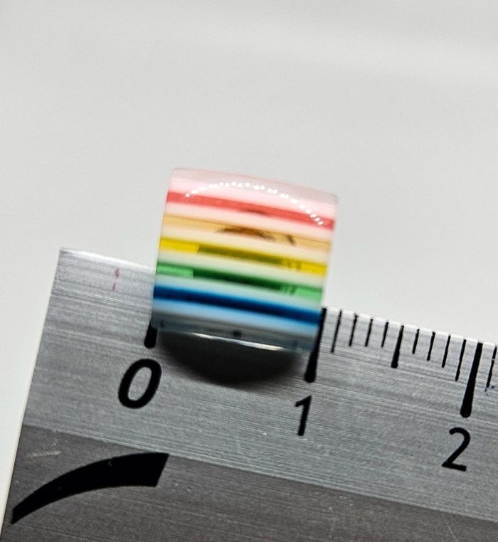 Paire de boucles d'oreilles.
Neuve.
Multicolore transparent - photo numéro 4