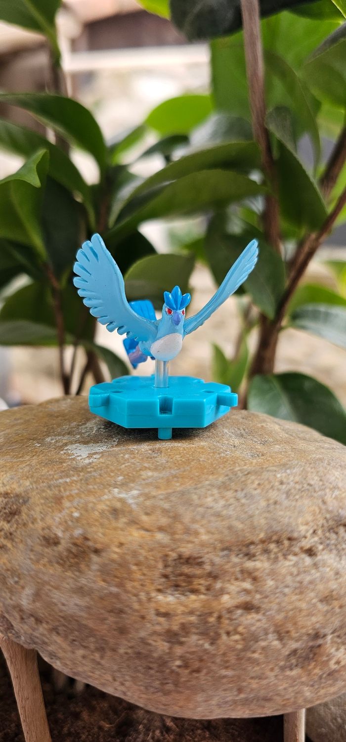 Petite Figurine Pokemon Nintendo avec socle Artikodin - photo numéro 2