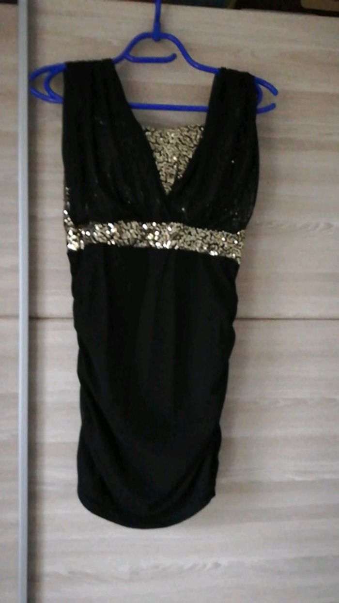 Robe noire courte