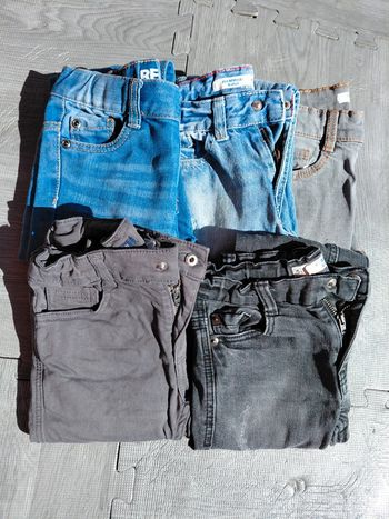 Lot de 5 jeans 5 ans
