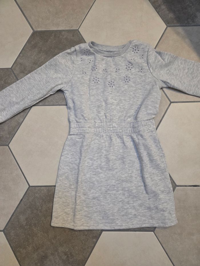 Robe kiabi 4 ans - photo numéro 2