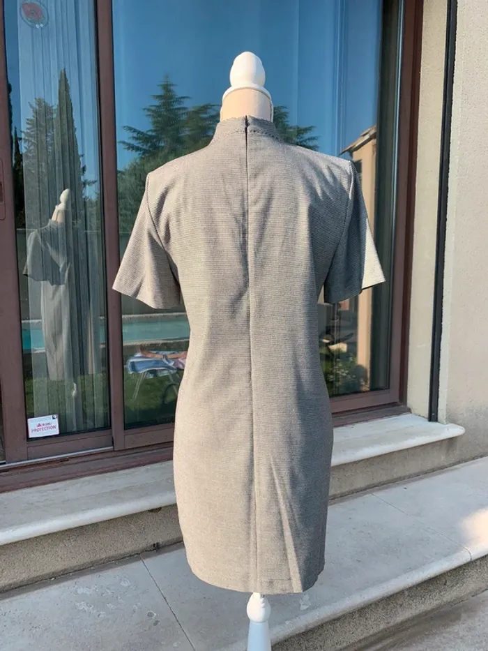 Robe pied de poule Zara taille 36 - photo numéro 3