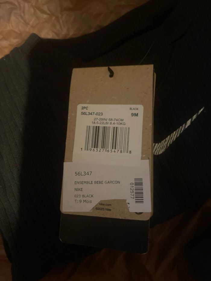 Ensemble Nike neuf - photo numéro 3