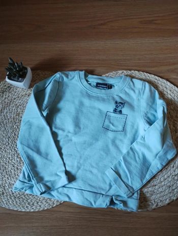 Pull in extenso taille 5 ans en très bon état