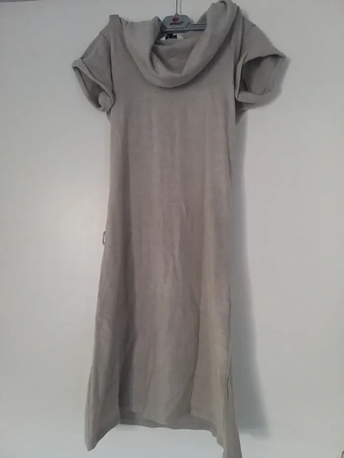 Robe longue avec col taille 34