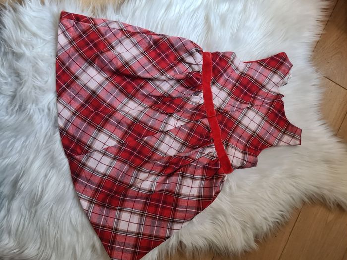 Robe  noel 2/3ans - photo numéro 2