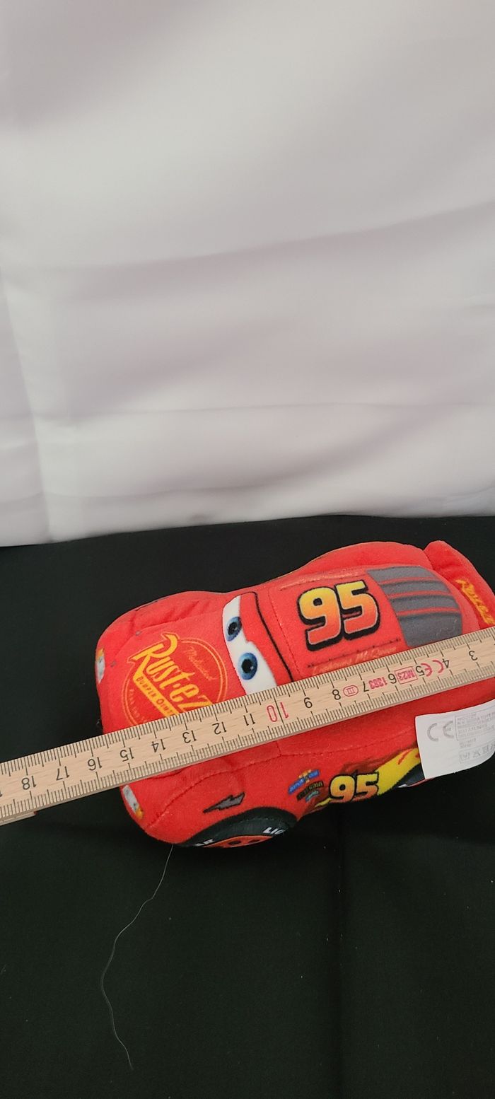 peluche voiture cars rust-eze disney - photo numéro 5