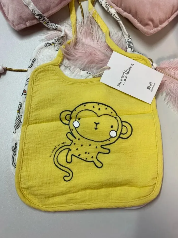 Lot de 2 bavoirs garçon (neuf) - DPAM - photo numéro 1