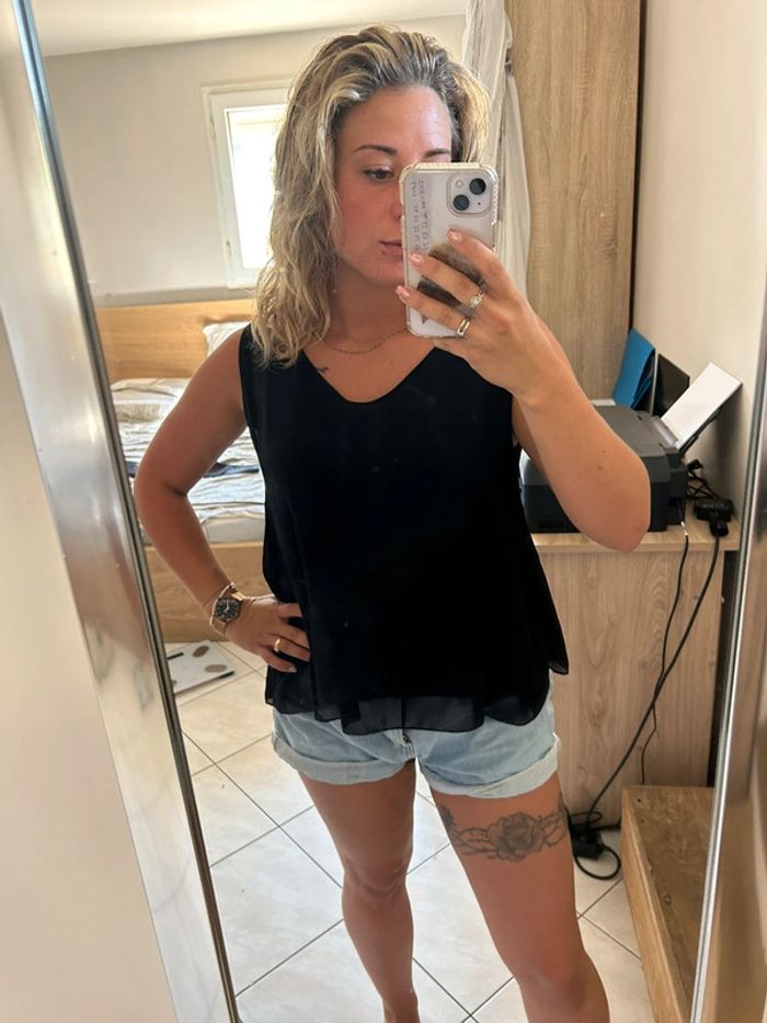 Haut noir - photo numéro 2