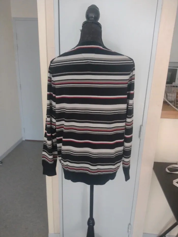 Pull léger Tommy Hilfiger rayé – taille M - photo numéro 5