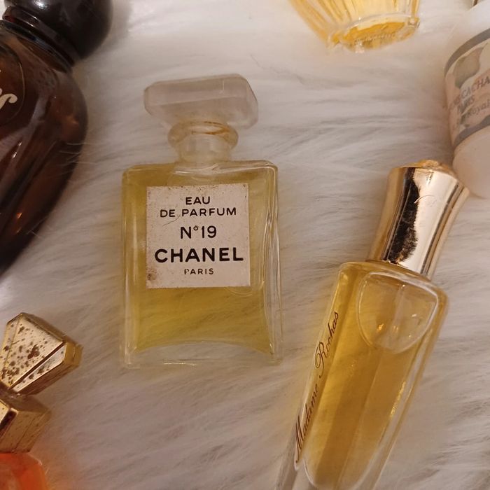 47 Parfum miniatures différents marques - photo numéro 19