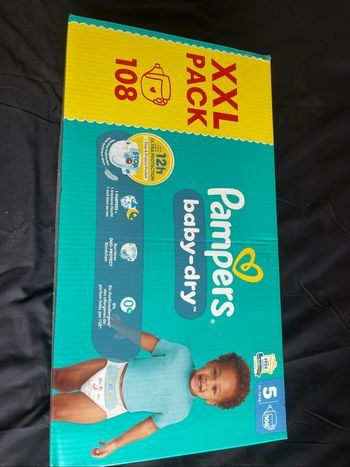 Carton de couches Pampers, XXL baby-dry