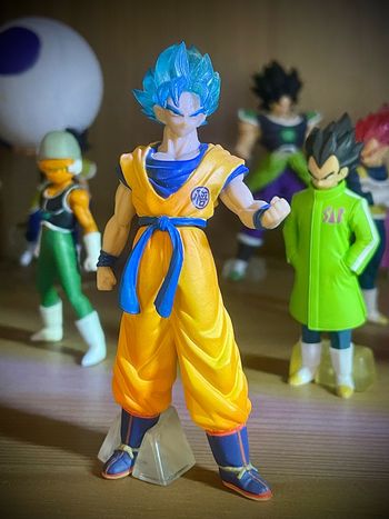 Figurine dragon ball super gashapon hg Goku ssj bleu