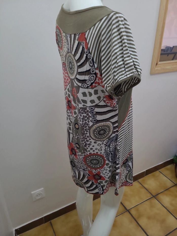 Jolie tunique taille 3 - photo numéro 8