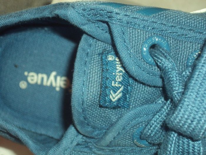 baskets FEIYU taille 24 - photo numéro 3