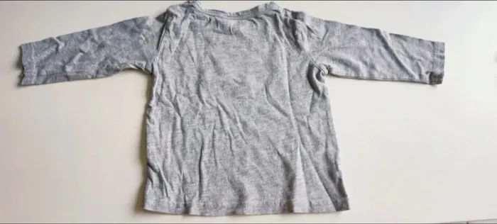 Tee-shirt manches longues en parfait état - taille 9 mois - Tape à l'oeil - photo numéro 4