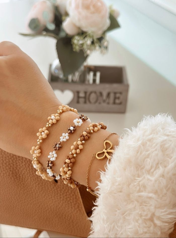 Bracelets fleurs beige 🤎