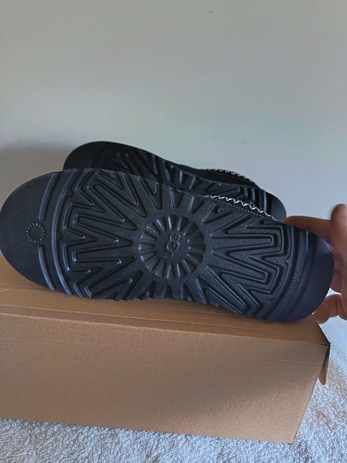 Ugg neuf - photo numéro 5