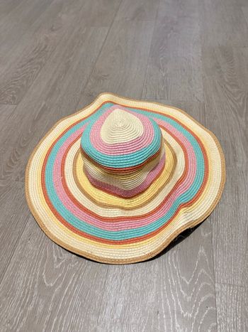 chapeau