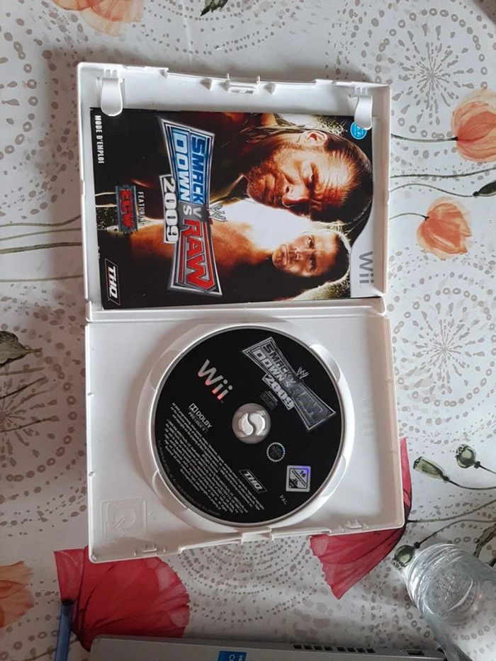 Jeu wii ww smack down vs raw complet - photo numéro 2