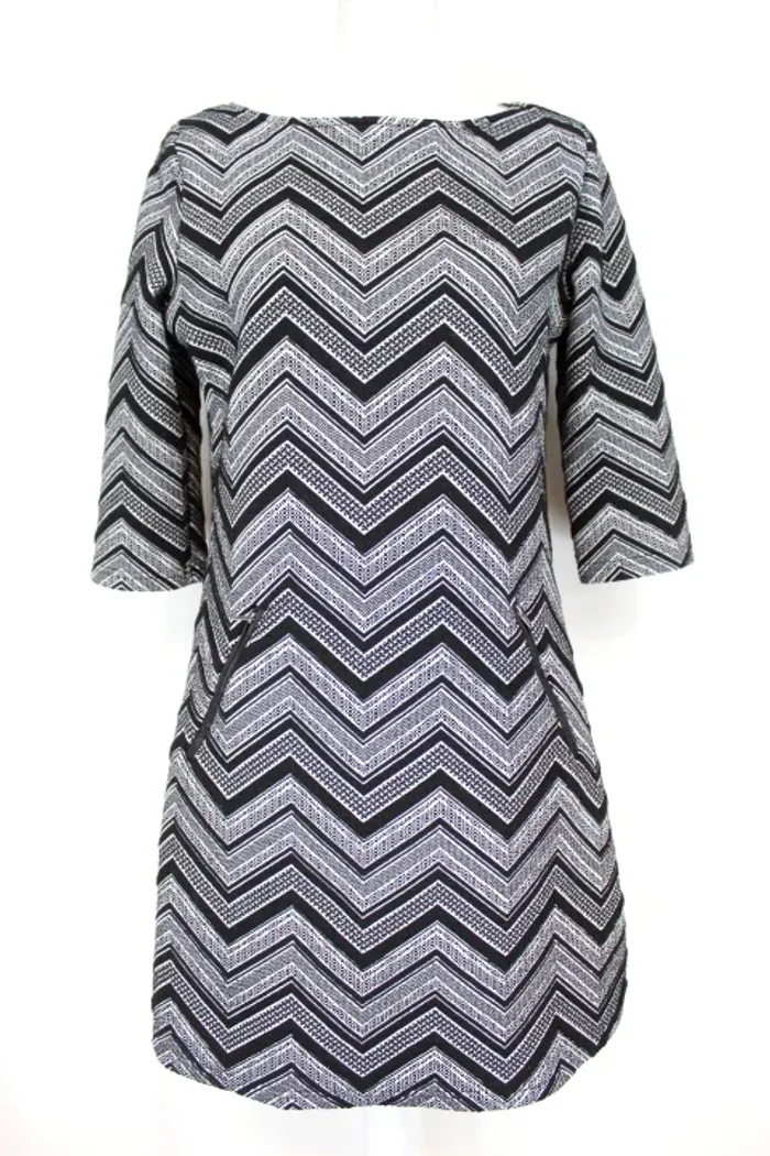 Robe Droite Vegas - Motif Chevron Noir & Blanc