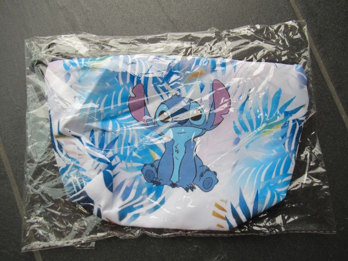 Trousse de toilette Stitch neuve - photo numéro 3