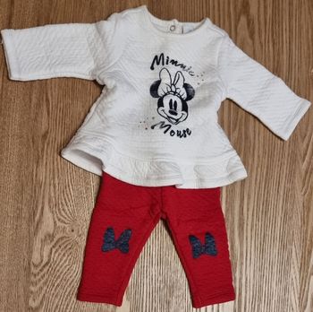 Ensemble petite fille, 1 mois.