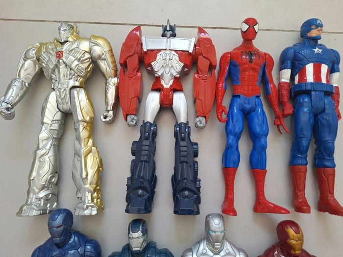 Lot 8 figurines marvel avenger Transformers - photo numéro 2