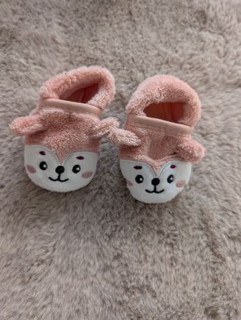 Chaussons fourré rose - 16/17 - très bon état