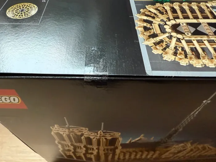 Lego 21061 Notre-Dame de Paris - photo numéro 3