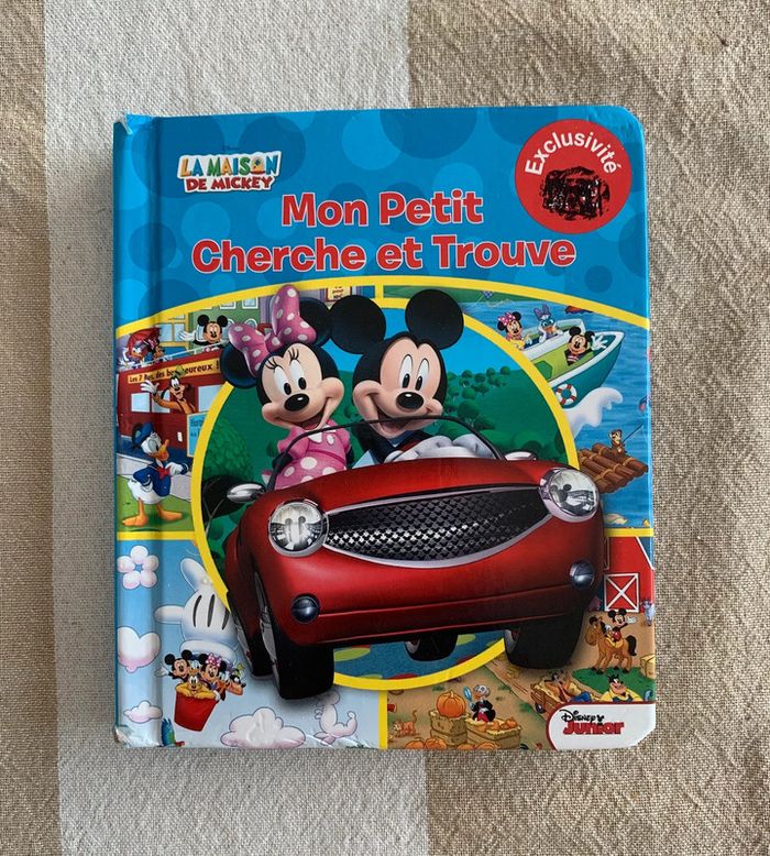 Livre cherche et trouve Disney