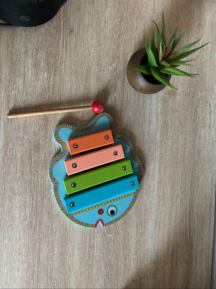 Xylophone en bois forme poisson djeco