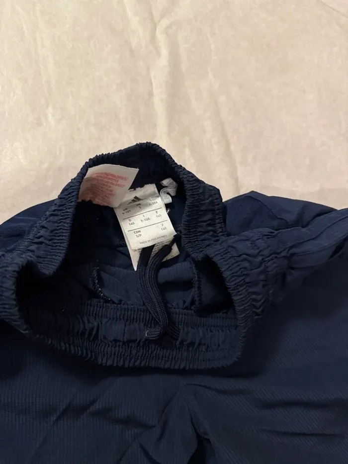 Short Adidas taille 9/10 ans 2 poches avec zip - photo numéro 7