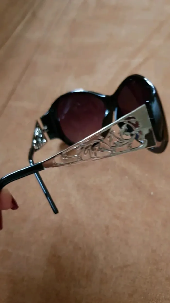 Lunettes de soleil - photo numéro 2