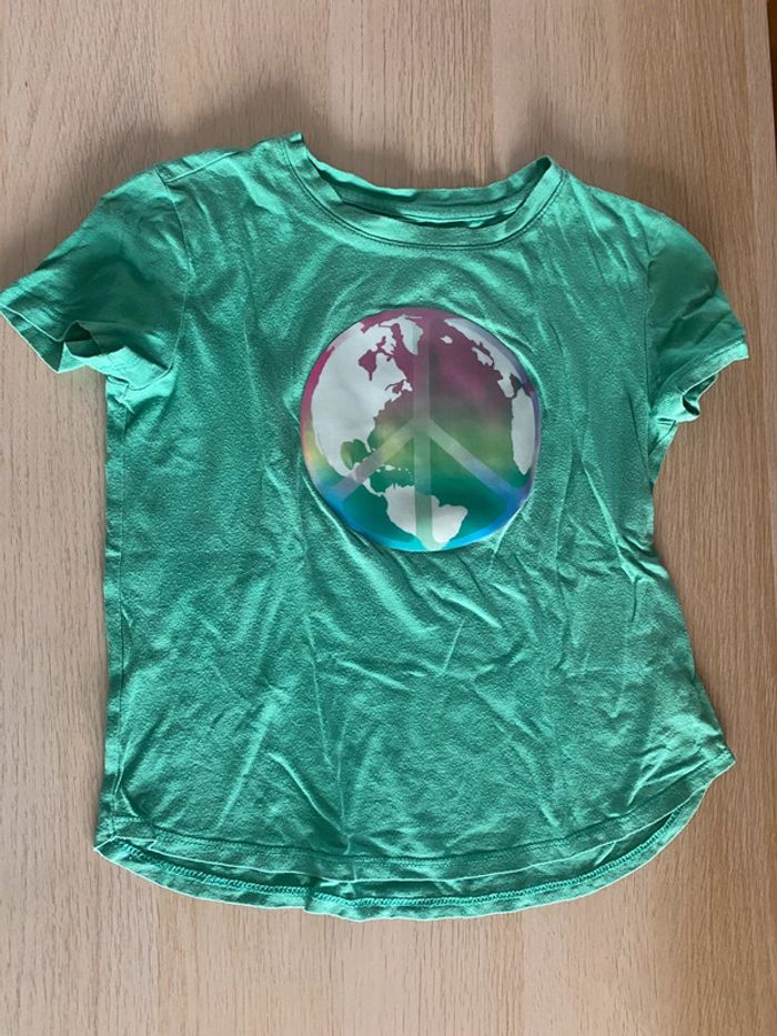 T-shirt vert gap fille 8 ans terre planète paix symbole holographique