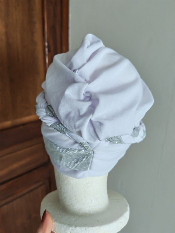 Bonnet turban blanc avec tresse - photo numéro 2