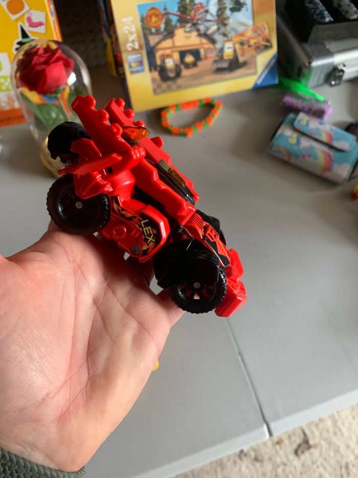 Voitures transformable dinosaure - photo numéro 4