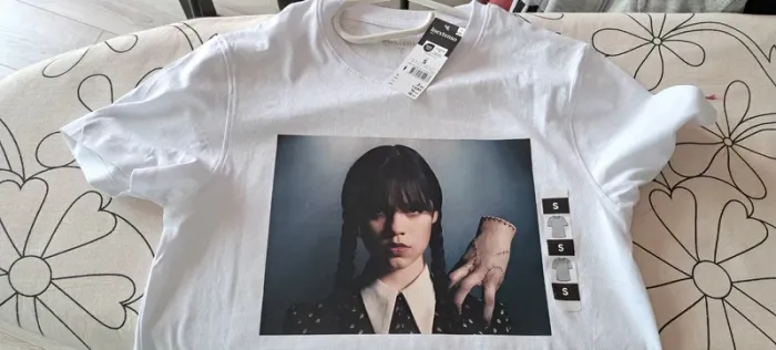 Tee-shirt S Customisée Wednesday Mercredi Adam - photo numéro 2