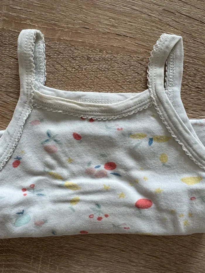 Lot bodies fines bretelles Petit Bateau 12 mois BE - photo numéro 7