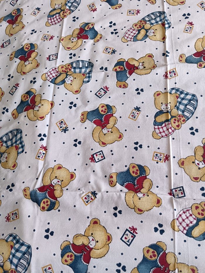 Drap plat pour bébés lit à barreaux en excellent état - photo numéro 4
