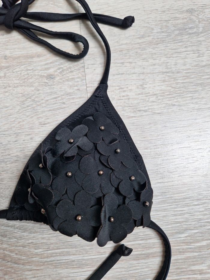 Maillot de bain noir neuf H&M avec fleurs haut 36 et bas 34 - photo numéro 3