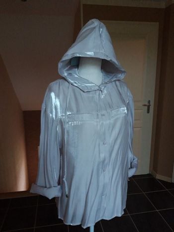 Blouse chemise à capuche satinée gris perle neuve M