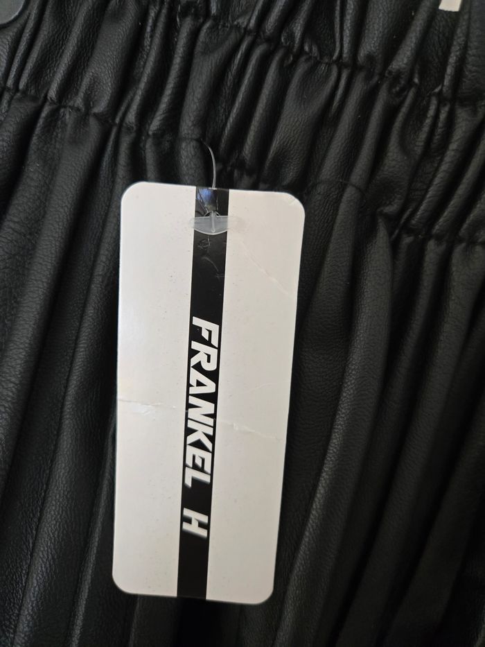 Jupe en simili - photo numéro 3