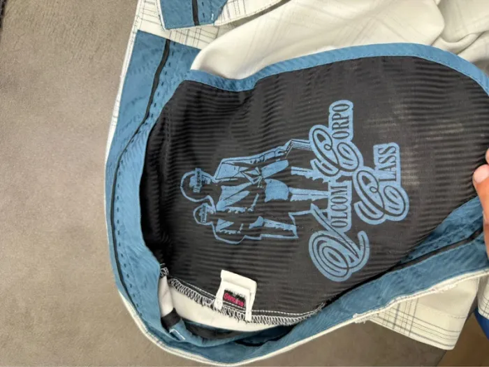 Short chino Volcom à carreaux Blanc et bleu Taille 36 - photo numéro 8