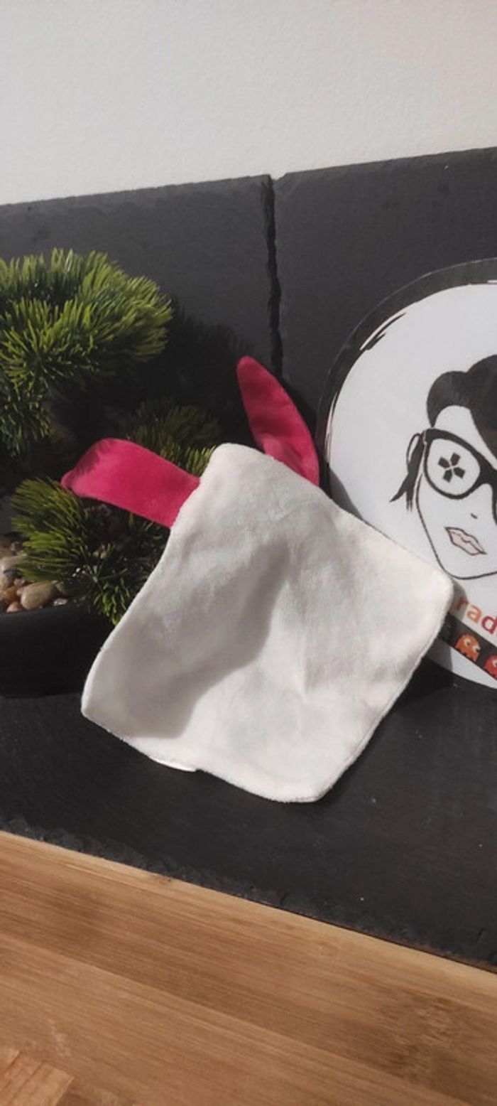 doudou losange lapin tao tape à l'oeil blanc rose etoiles gris noir yeux cils - photo numéro 2