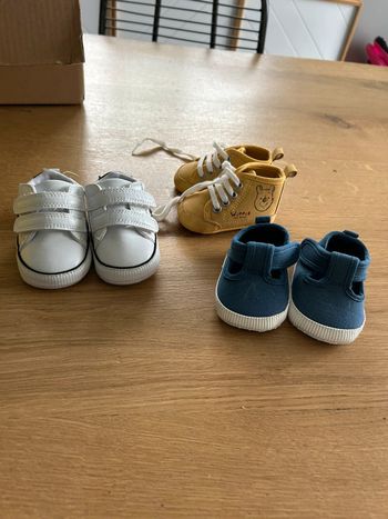 3 chaussures bébé 0-3mois