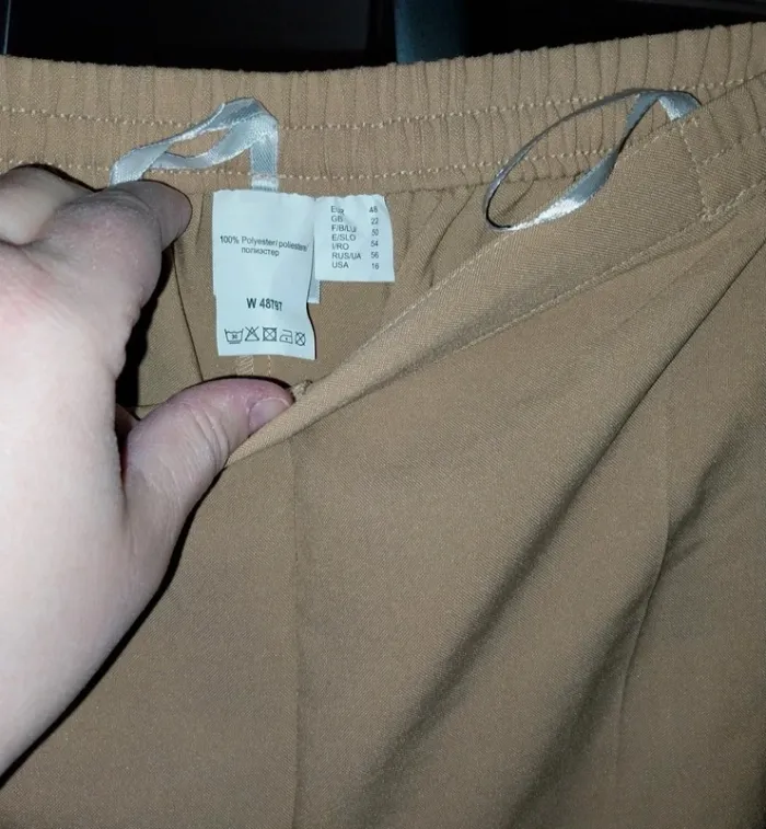 Pantacourt neuf taille 50. Taille élastique. - photo numéro 2