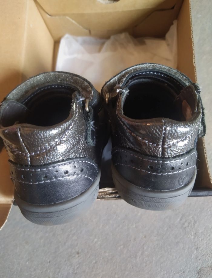 Chaussures petite fille pointure 21 GBB - photo numéro 4