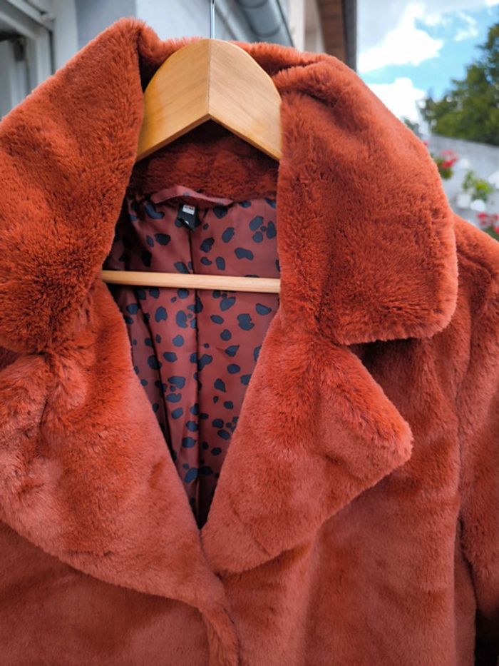 Manteau fausse fourrure couleur rouille taille S hema - photo numéro 2